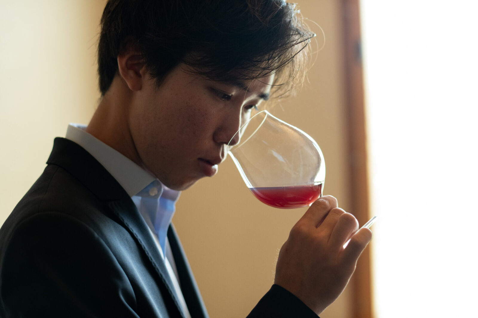 24歳・最年少で世界最難関「マスターソムリエ」になった高松亨。次なる